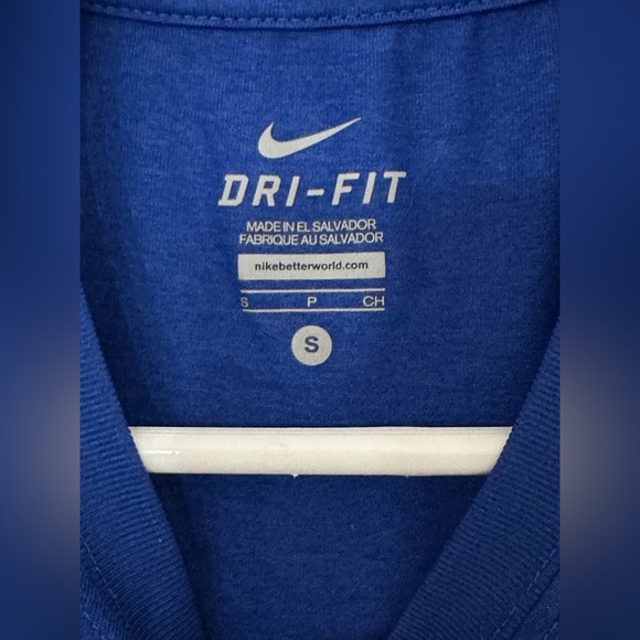 ⭐️Like New⭐️ Nike: Youth Short Sleeve Shirt-Size Small - Picture 3 of 5